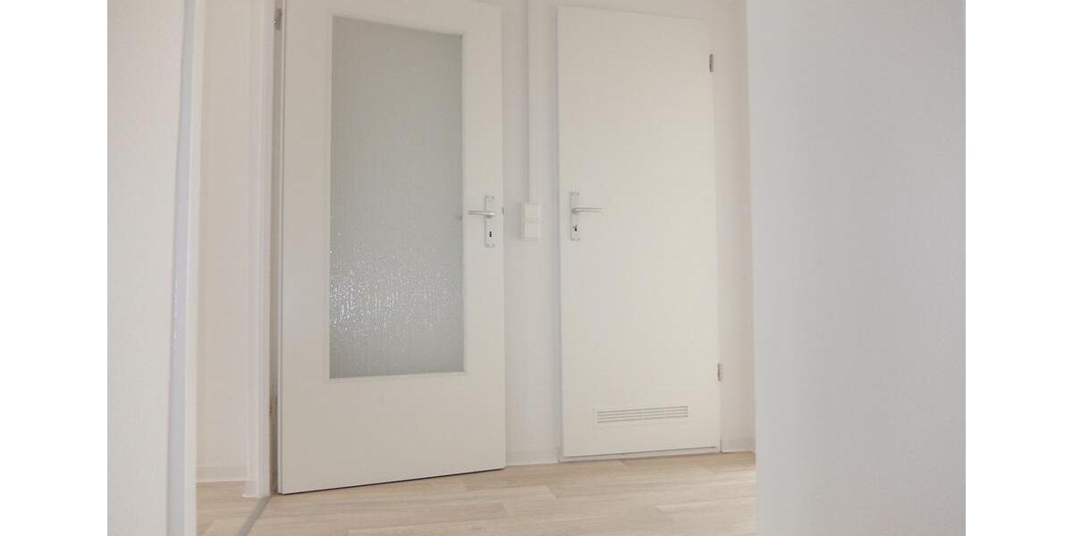 Etagenwohnung Chemnitz Helbersdorf - 4 Zimmer, 70 m&sup2;, 400&euro; | Angebot:26586582