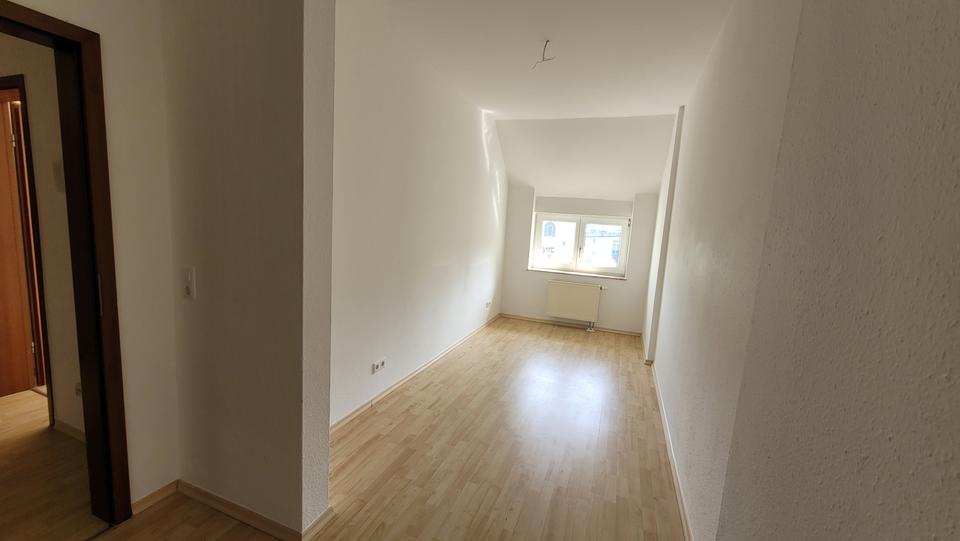 Dachgeschoßwohnung Chemnitz Hilbersdorf - 3 Zimmer, 61 m&sup2;, 305&euro; | Angebot:26645178