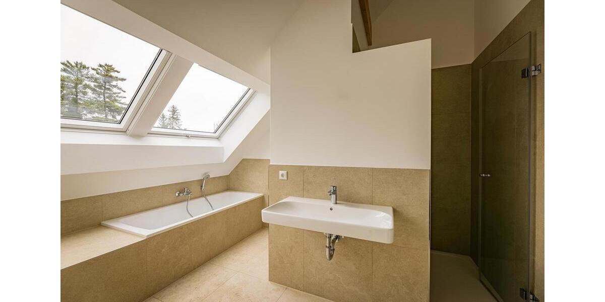 Etagenwohnung Stollberg (Erzgebirge) - 5 Zimmer, 120 m&sup2;, 688&euro; | Angebot:25803443