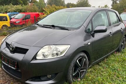 Toyota Auris 243.000 km 2.390 &euro; Chemnitz 09114