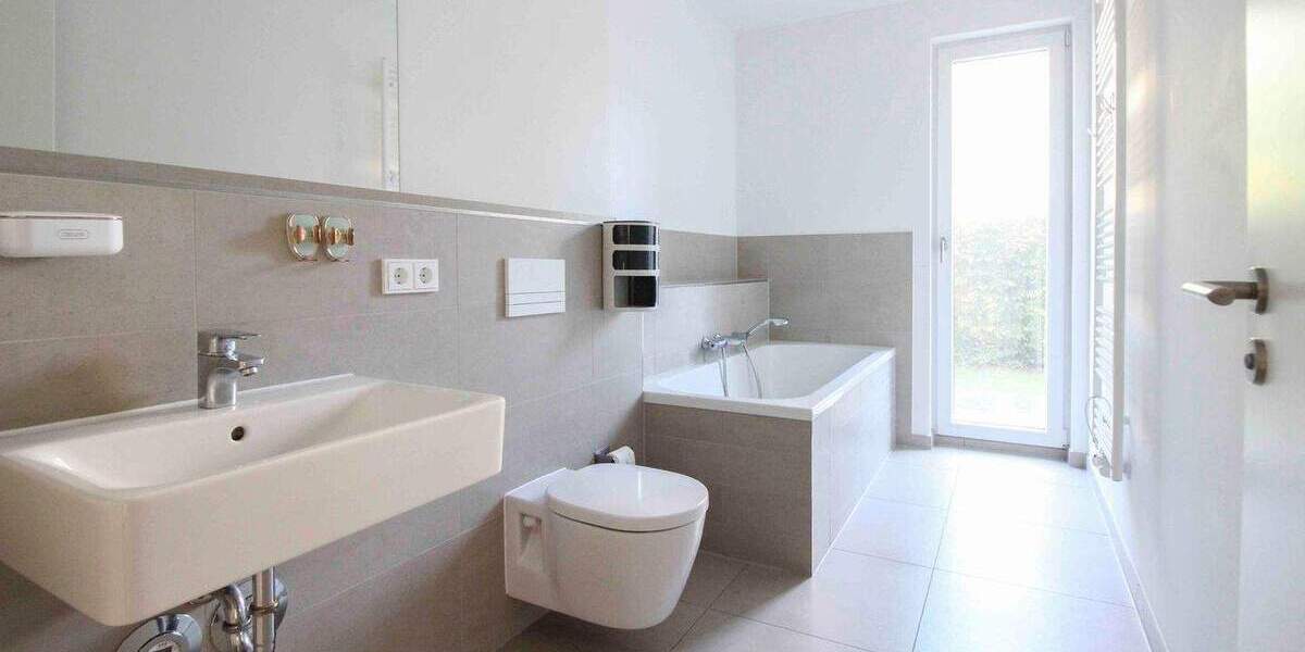 Exklusive 4- Zimmer-Wohnung mit 40m² großer Südterrasse u. Tiefgaragenstellplatz in Chemnitz Hutholz 4 zimmer