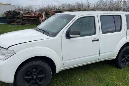 Nissan Pathfinder 165.000 km 4.990 &euro; Zwönitz 08297