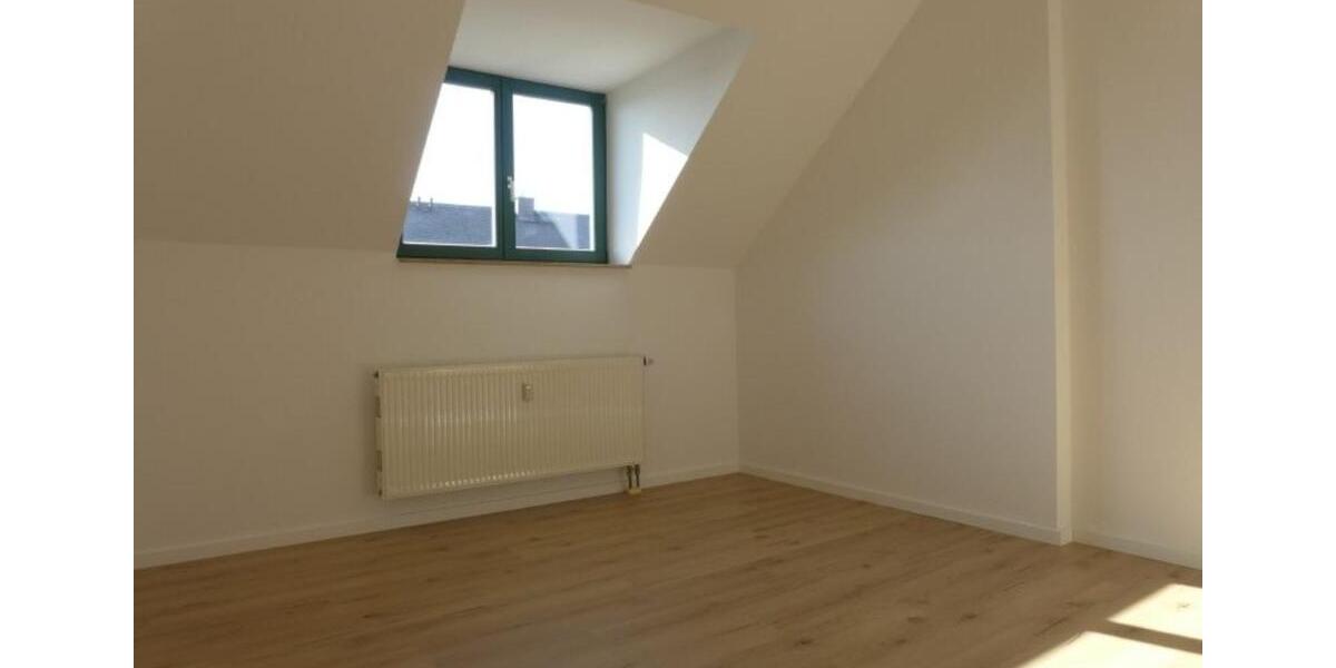 Dachgeschoßwohnung Chemnitz Bernsdorf - 3 Zimmer, 67 m&sup2;, 69.000&euro; | Angebot:25218828