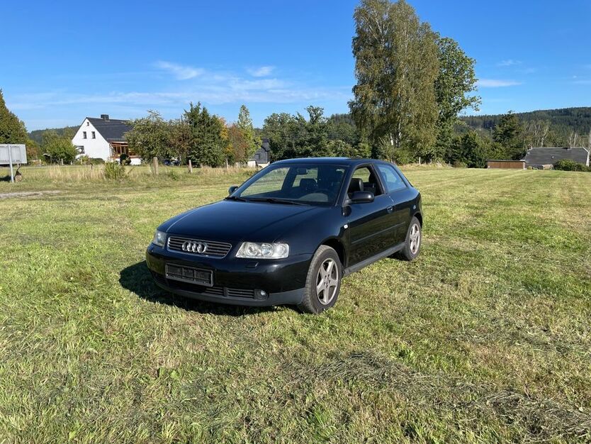 Audi A3 399.000 km 2.200 € Lichtenstein 09350