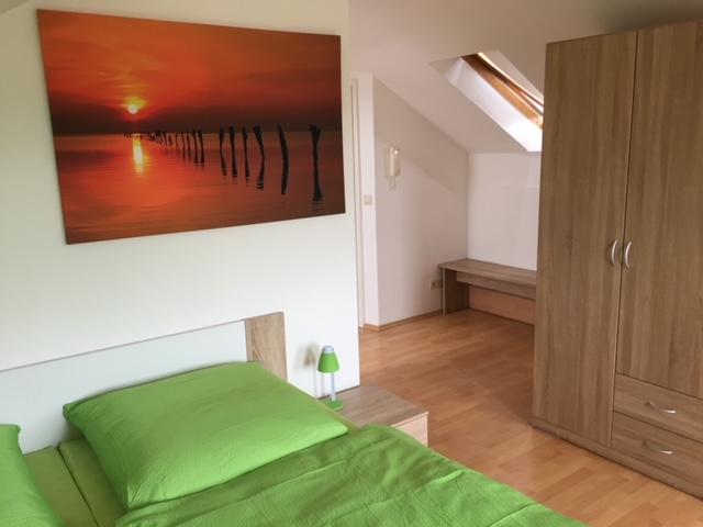 Mehrfamilienhaus, Wohnhaus Reinsdorf - 21 Zimmer, 501 m&sup2;, 365.000&euro; | Angebot:11540420