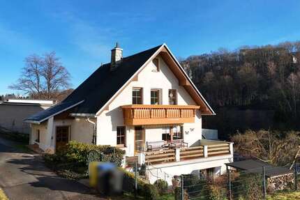 Haus zum Kaufen in Annaberg-Buchholz 299.000 € 175 m² 7 zimmer