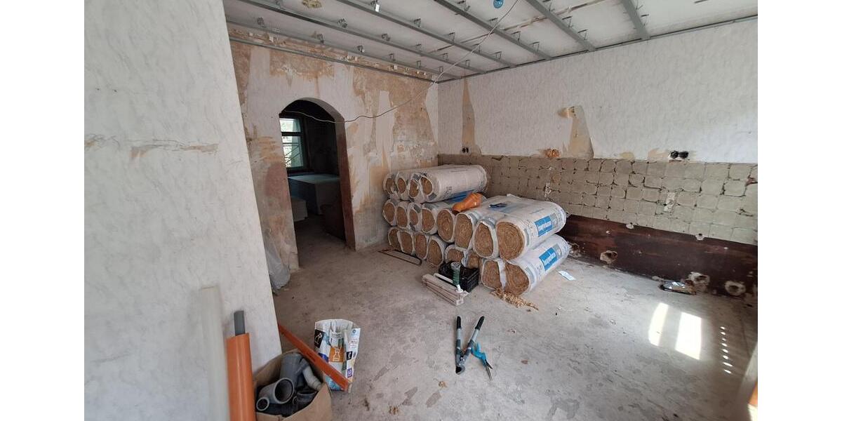 Renovierungsbedürftiges Haus in 09337 Hohenstein-Ernstthal 10 zimmer