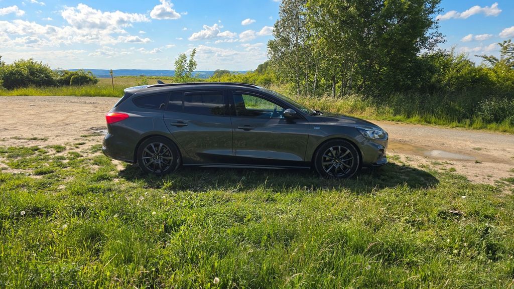 Ford Focus 100.000 km 14.250 &euro; Chemnitz 09111