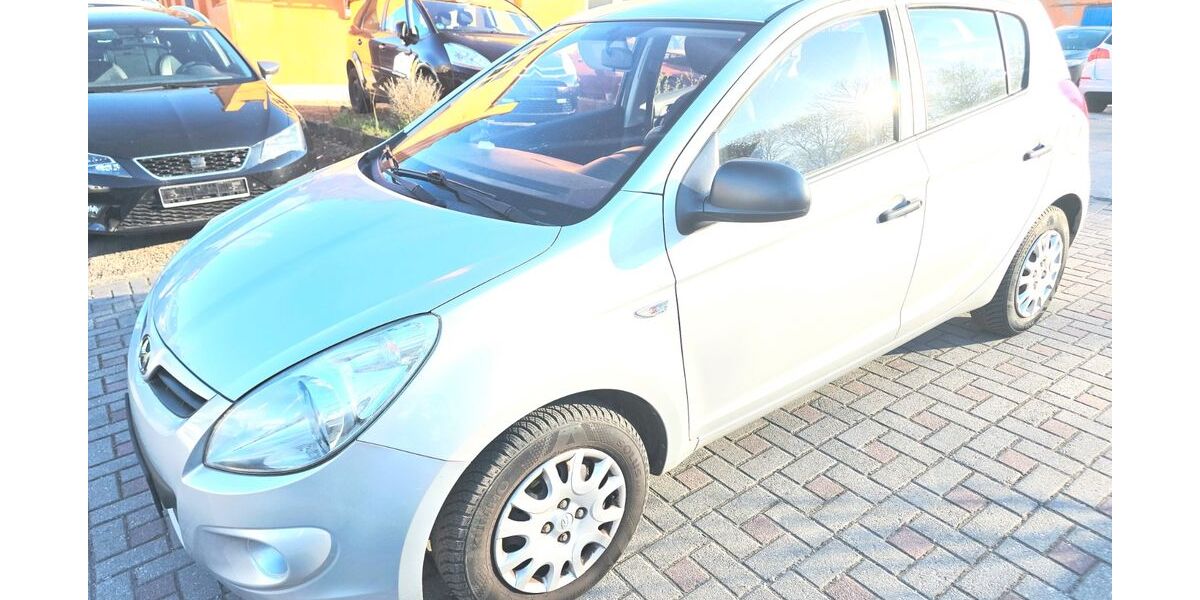 Hyundai i20 98.500 km 2.490 &euro; Chemnitz 09114