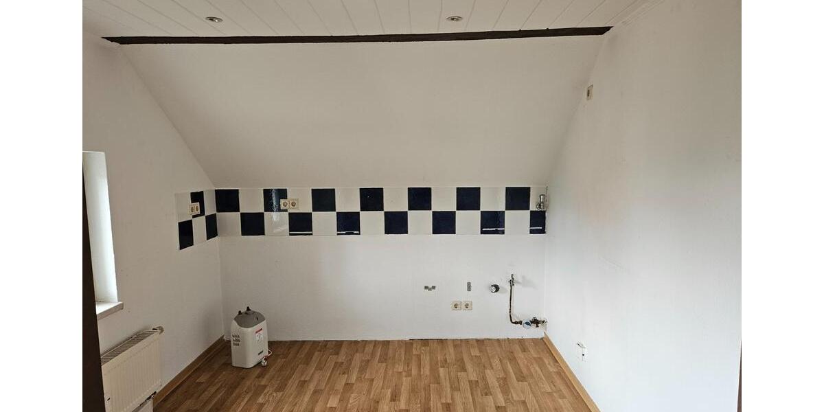Dachgeschoßwohnung Oederan - 3 Zimmer, 78 m&sup2;, 390&euro; | Angebot:25874766