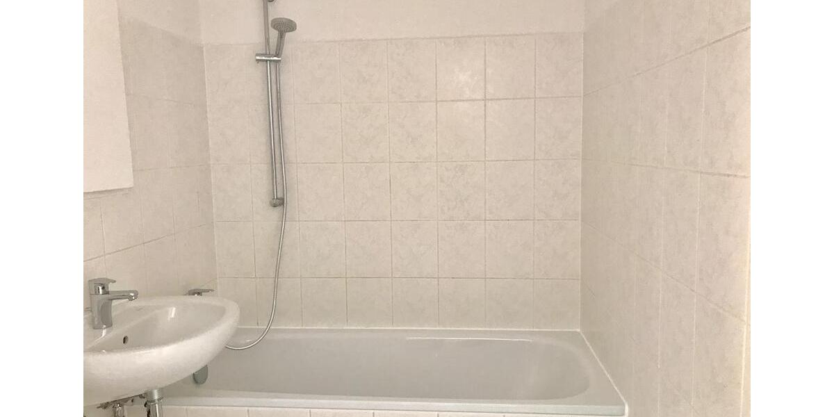 Etagenwohnung Chemnitz Helbersdorf - 4 Zimmer, 70 m&sup2;, 400&euro; | Angebot:26586582