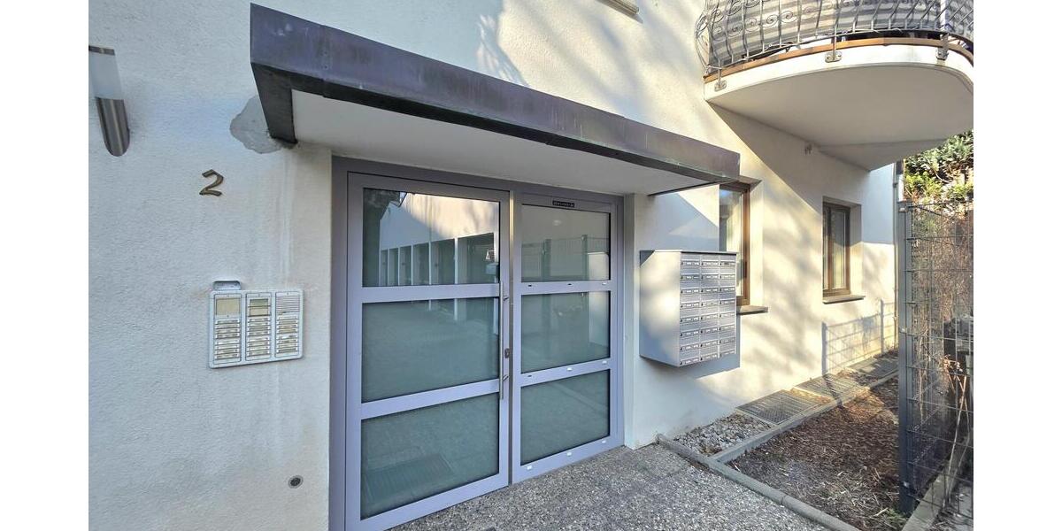 Tolle 2-Zimmer-Wohnung mit Einbauküche, Waschmaschine und Aufzug! - Dachgeschoßwohnung Chemnitz Lutherviertel | Angebot:26096660