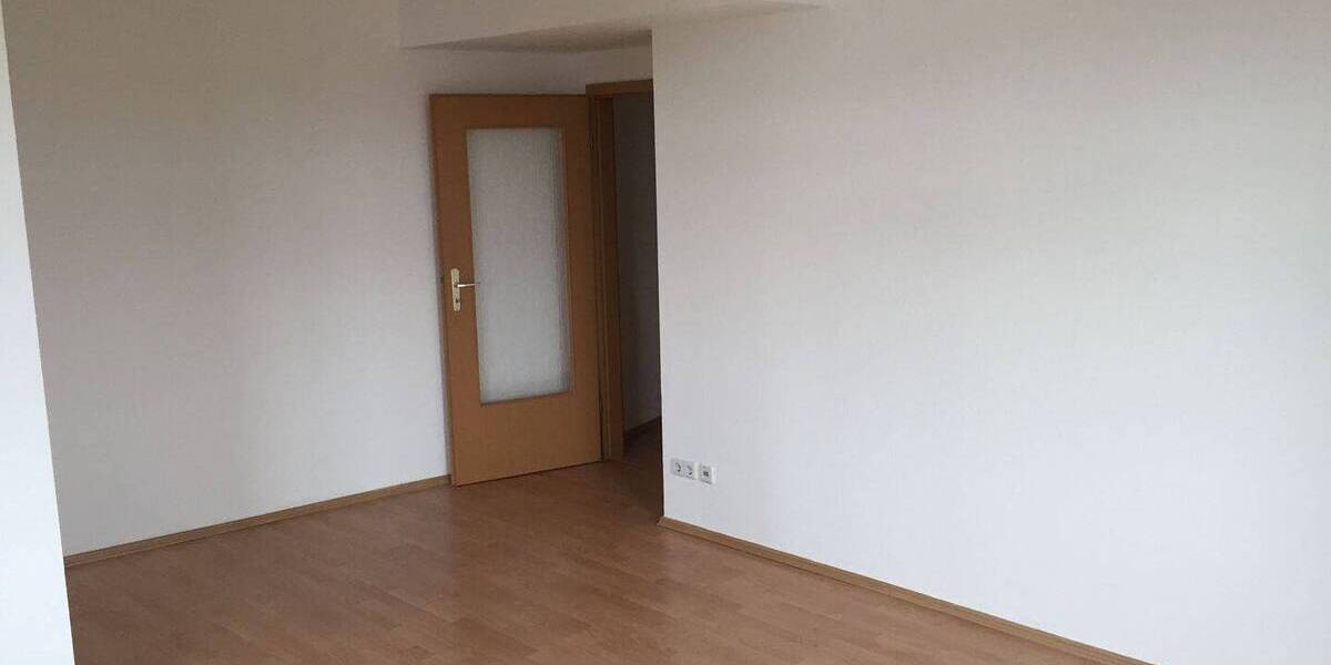 Etagenwohnung Chemnitz Schloßchemnitz - 3 Zimmer, 65 m&sup2;, 366&euro; | Angebot:26345545