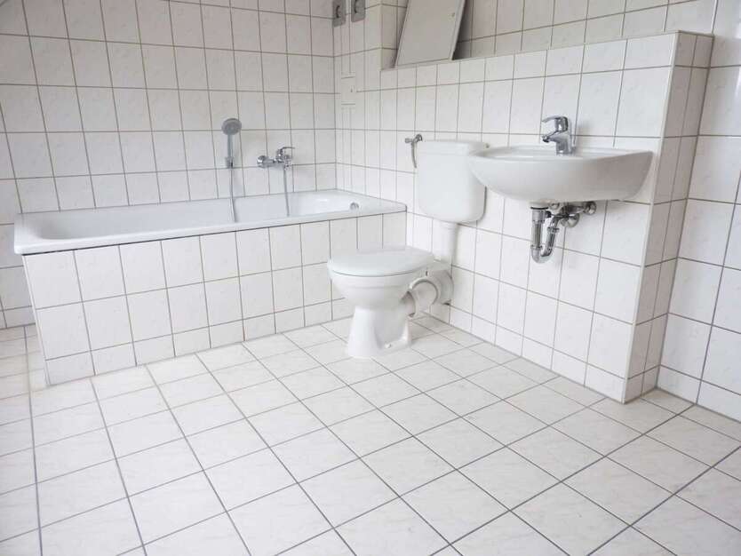 ++Erstbezug nach Sanierung - Ihre neue Dachgeschosswohnung++ 3 zimmer