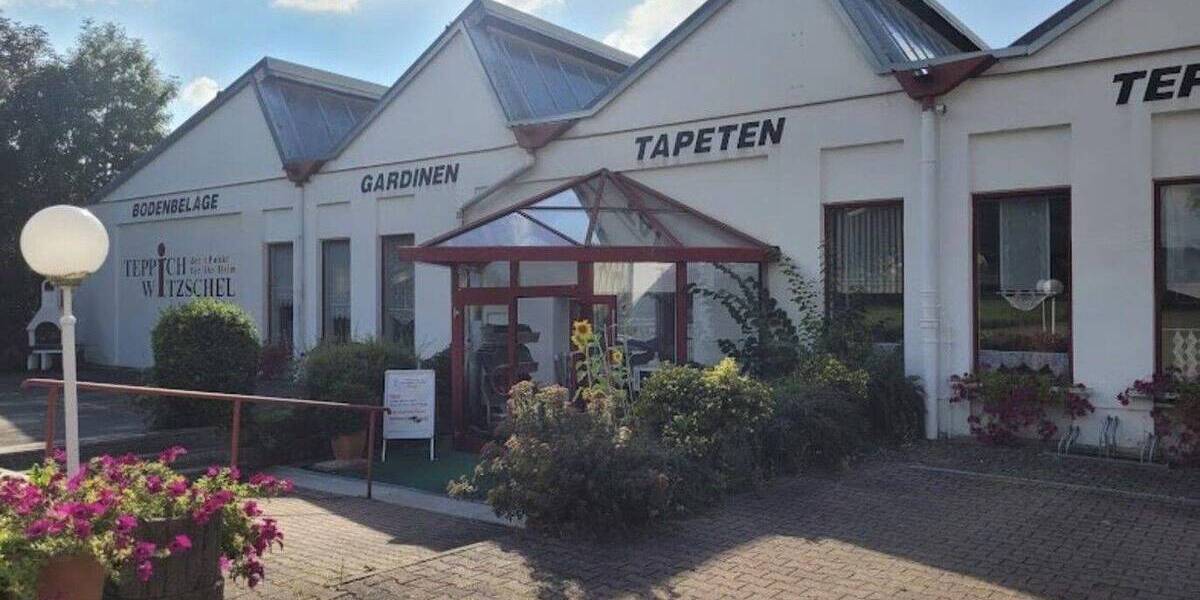 Attraktive Verkaufsfläche oder Gewerbefläche mit 850 m² inkl. Parkplatz zimmer