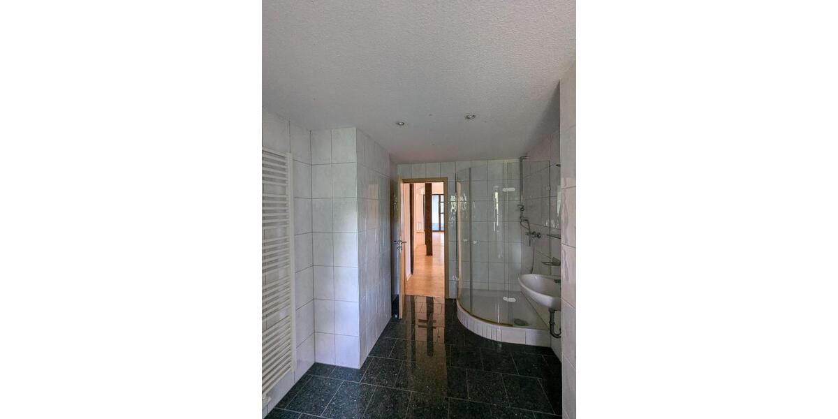 Dachgeschoßwohnung Chemnitz Altendorf - 5 Zimmer, 280 m&sup2;, 1.450&euro; | Angebot:26087623