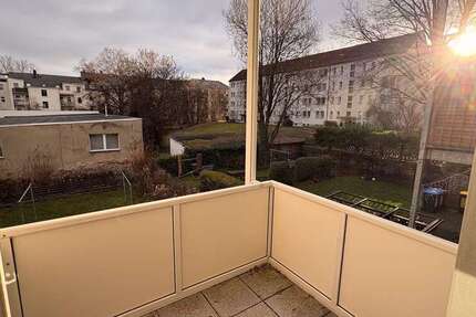 Bodenbelag nach Ihrem Wunsch! Tolle 2 Raumwohnung mit Balkon in Gablenz! 3 zimmer