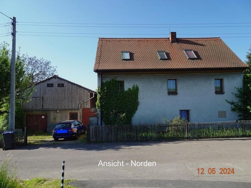 Einfamilienhaus mit Anbau, Werkstatt und Scheune