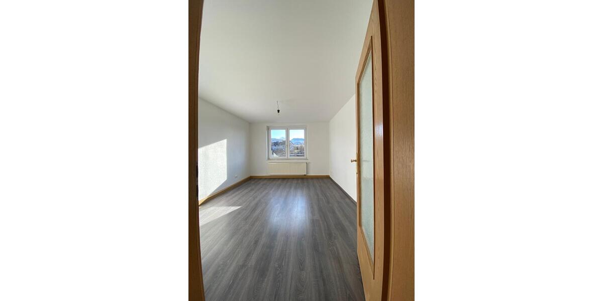 Etagenwohnung Wildenfels - 3 Zimmer, 60 m&sup2;, 41.000&euro; | Angebot:26985661