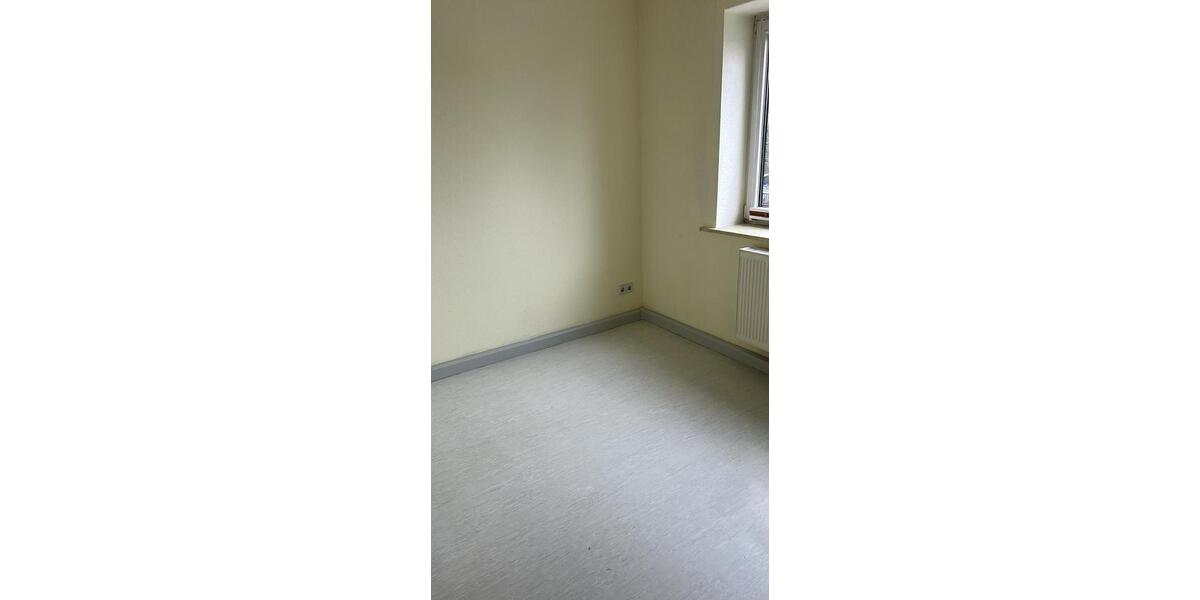 Etagenwohnung Glauchau - 3 Zimmer, 60 m&sup2;, 355&euro; | Angebot:26368561