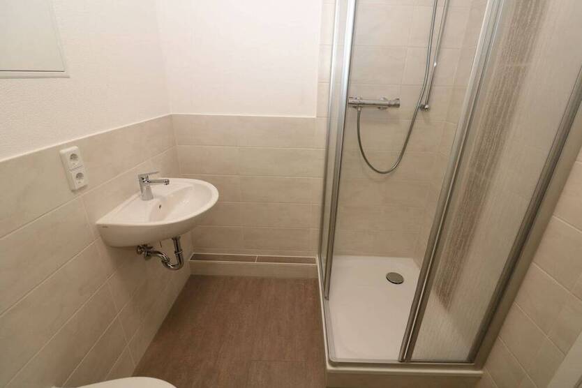 Willst du mit mir duschen gehen...? Moderne 3-RW mit Dusche u. Balkon!!!