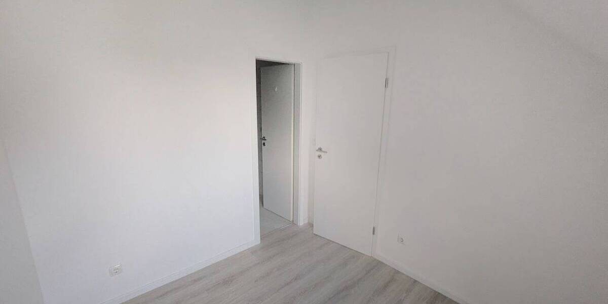 Etagenwohnung Burgstädt Burkersdorf - 1 Zimmer, 28 m&sup2;, 235&euro; | Angebot:26763899