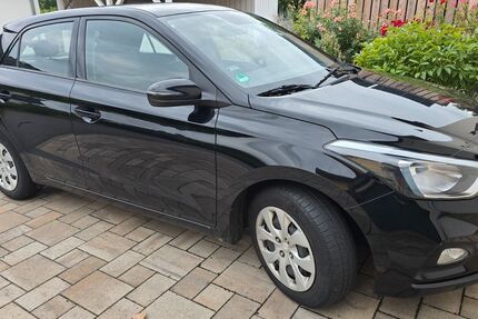 Hyundai i20 84.000 km 7.800 &euro; Chemnitz 09127