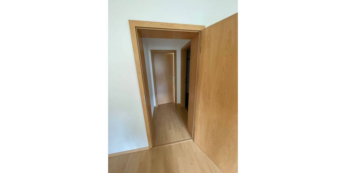 Etagenwohnung Chemnitz Lutherviertel - 1 Zimmer, 40 m&sup2;, 270&euro; | Angebot:26910505