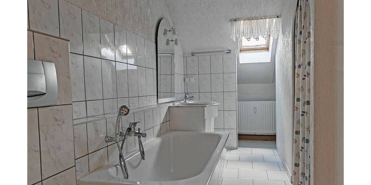 Reihenmittelhaus Frankenberg - 6 Zimmer, 252 m&sup2;, 189.900&euro; | Angebot:25689464