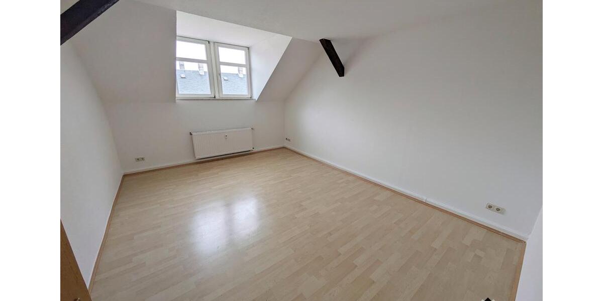 Dachgeschoßwohnung Chemnitz Kapellenberg - 2 Zimmer, 60 m&sup2;, 300&euro; | Angebot:26321567