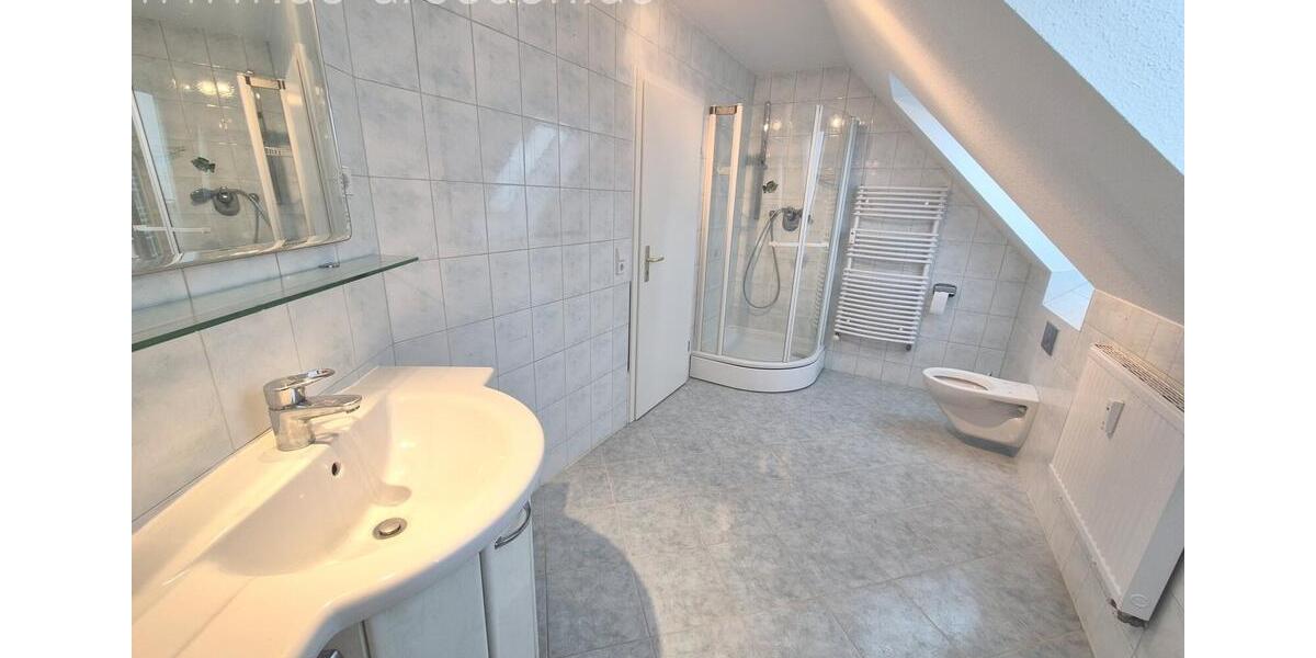 Dachgeschoßwohnung Chemnitz Ebersdorf - 3 Zimmer, 117 m&sup2;, 650&euro; | Angebot:26252642