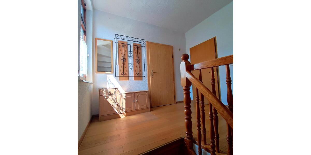 Reihenhaus Hartha - 9 Zimmer, 140 m&sup2;, 99.000&euro; | Angebot:26858167