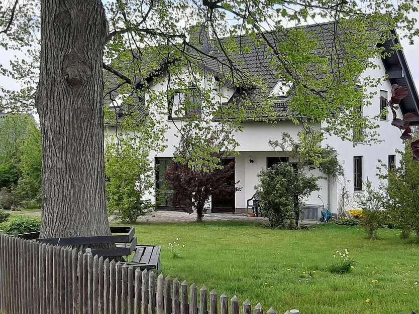 Haus zum Kaufen in St. Egidien 530.000 € 329 m²