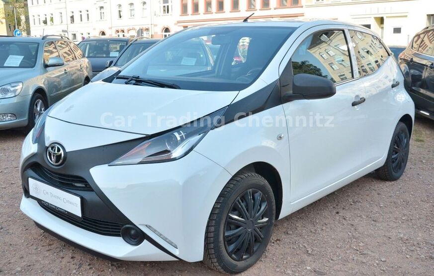 Toyota Aygo (X) 81.032 km 6.999 € Chemnitz 09120