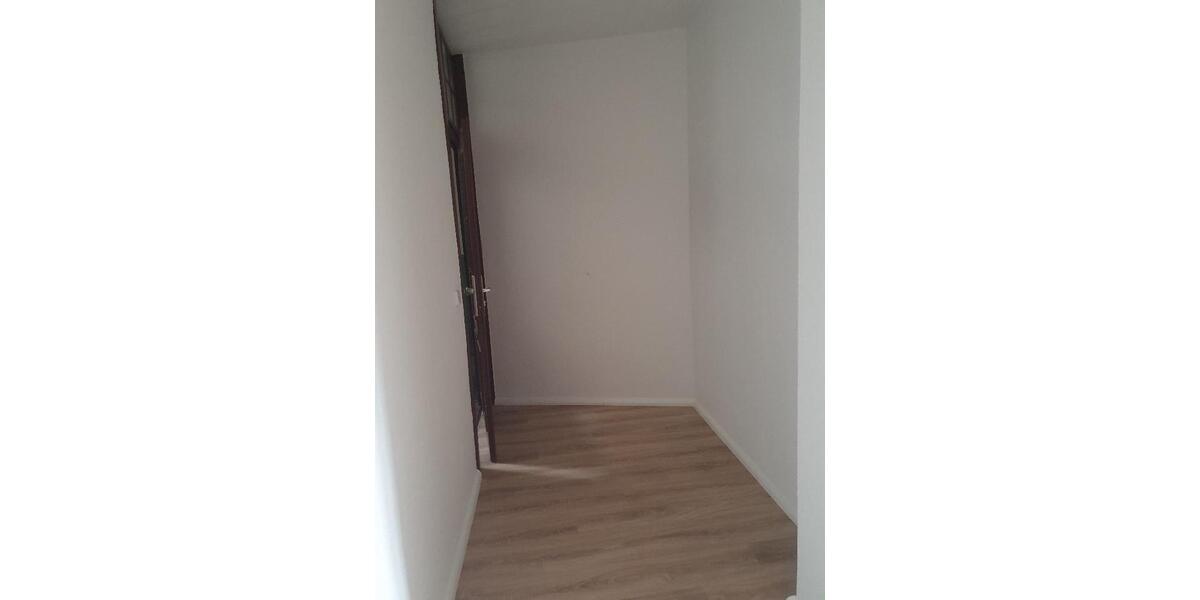 Etagenwohnung Chemnitz Ebersdorf - 1 Zimmer, 41 m&sup2;, 300&euro; | Angebot:24926302