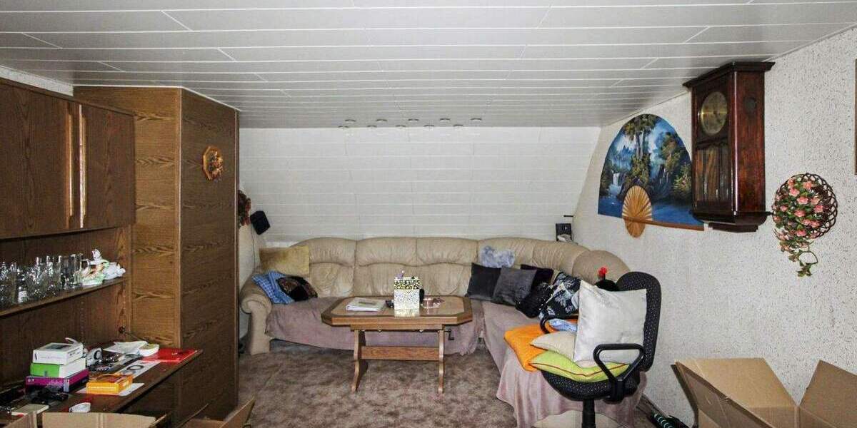 Bezugsfreie Doppelhaushälfte mit Einliegerwohnung in ruhiger Feldrandlage 4 zimmer