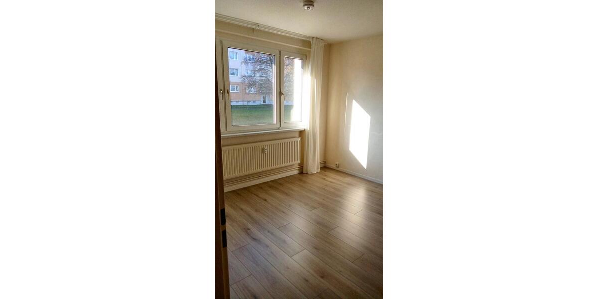 Etagenwohnung Limbach-Oberfrohna Oberfrohna - 2 Zimmer, 47 m&sup2;, 270&euro; | Angebot:26258299