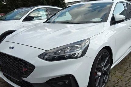 Ford Focus 35.541 km 26.995 &euro; Oberlungwitz 09353