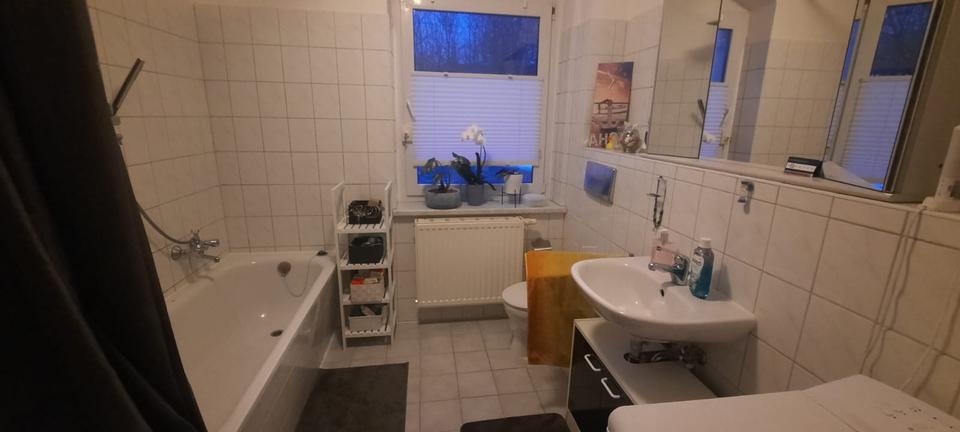 Achtung neue aktuelle Bilder! Einbauküche! Wohnung in Zschopau! 3 zimmer