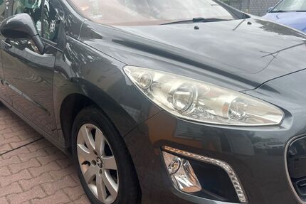 Peugeot 308 172.000 km 2.350 € zwickau 08064