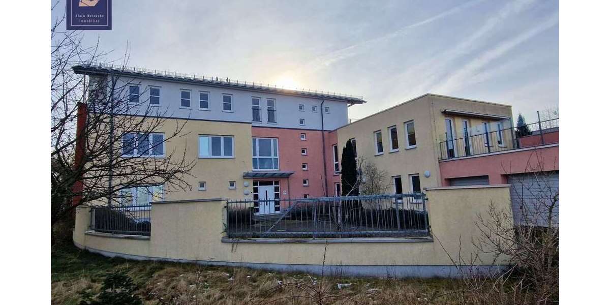 Firmenkomplex mit Garage und Einliegerwohnung 22 zimmer