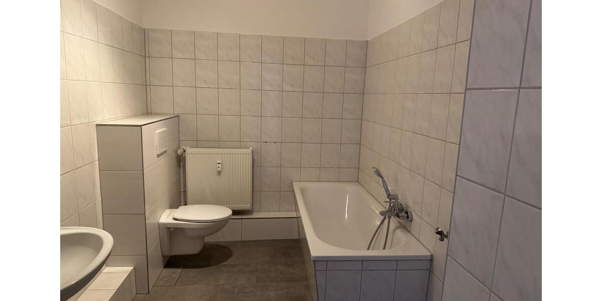 Etagenwohnung Waldheim - 5 Zimmer, 120 m&sup2;, 650&euro; | Angebot:26299942