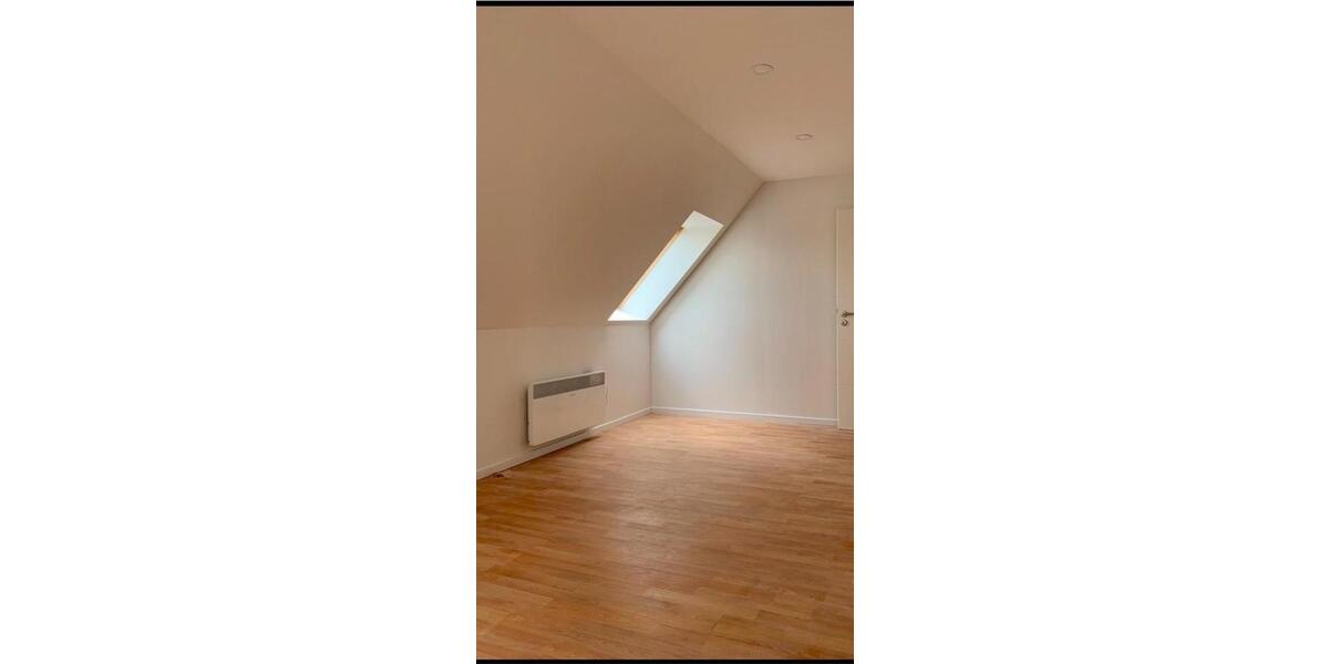 Sanierte 4 Zimmer Dachgeschosswohnung zu Verkaufen 4 zimmer