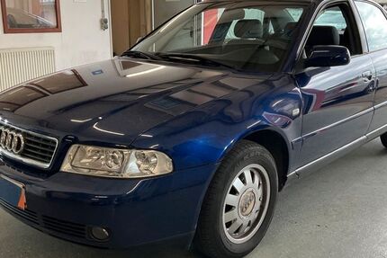 Audi A4 124.839 km 4.950 &euro; Limbach-Oberfrohna 09212