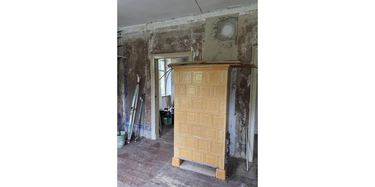 Teilsaniertes 2- Familienhaus mit Ausbaureserve und großem Grundstück in ruhiger Lage! - Zweifamilienhaus Waldheim | Angebot:26905386