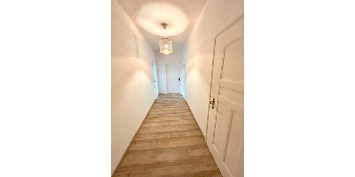 Dachgeschoßwohnung Chemnitz Ebersdorf - 3 Zimmer, 75 m&sup2;, 425&euro; | Angebot:25635710