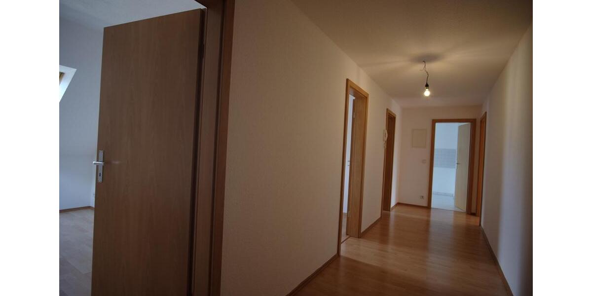 Dachgeschoßwohnung Chemnitz Kapellenberg - 3 Zimmer, 73 m&sup2;, 495&euro; | Angebot:25813895