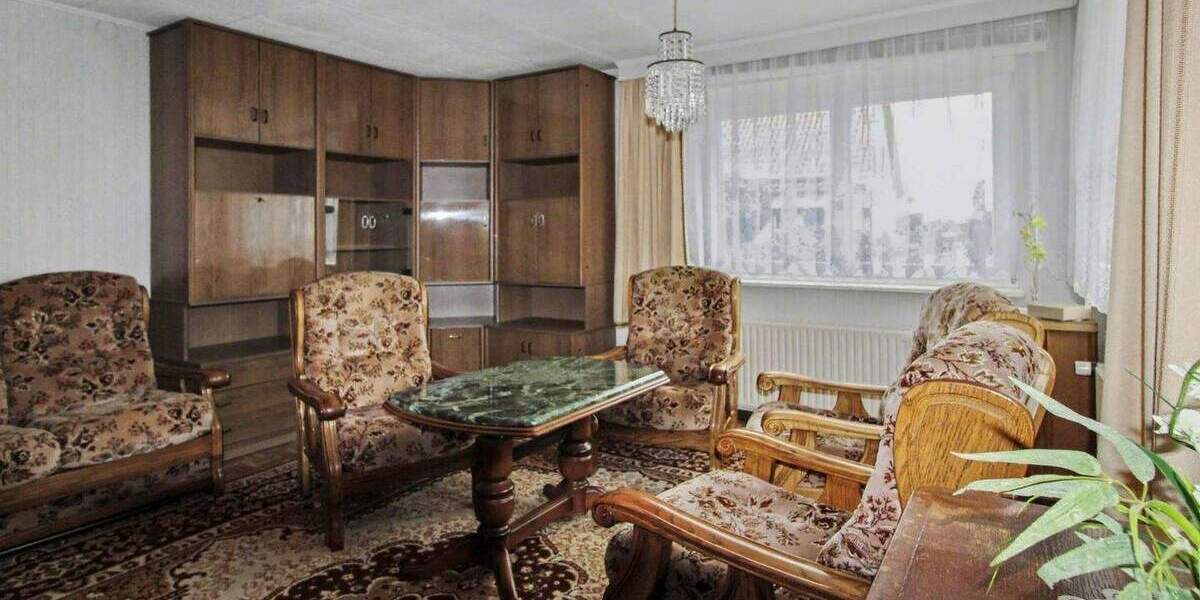 Bezugsfreie Doppelhaushälfte mit Einliegerwohnung in ruhiger Feldrandlage 4 zimmer