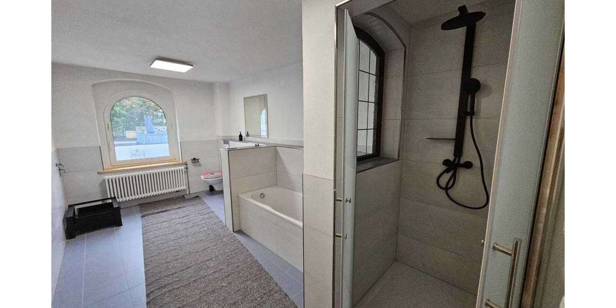 Vielseitige Immobilie im Industriestil – mit Stellplätzen, Eventfläche & Ausbaupotenzial zimmer