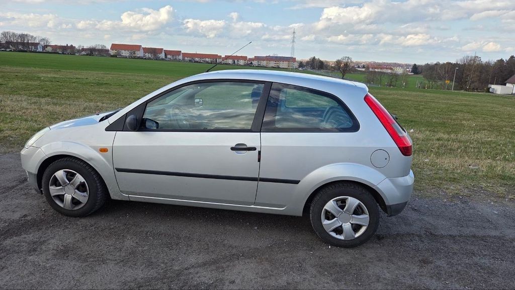 Ford Fiesta 110.600 km 1.250 &euro; Brand-Erbisdorf 09618